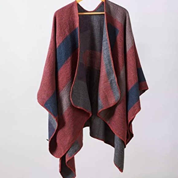 BB Dakota Sweaters - NWT BB Dakota Mulberry poncho one size